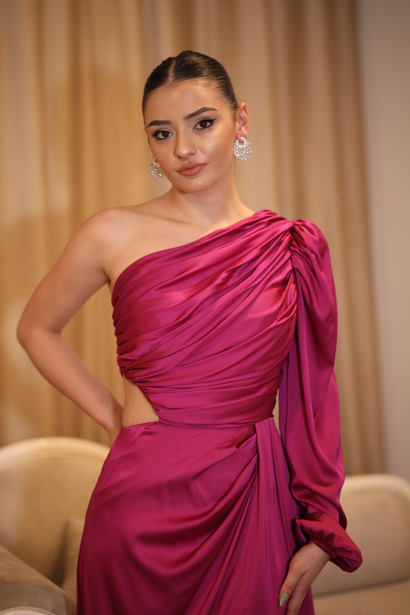 Gelin Damat Büşra Karslı Abiye Modelleri